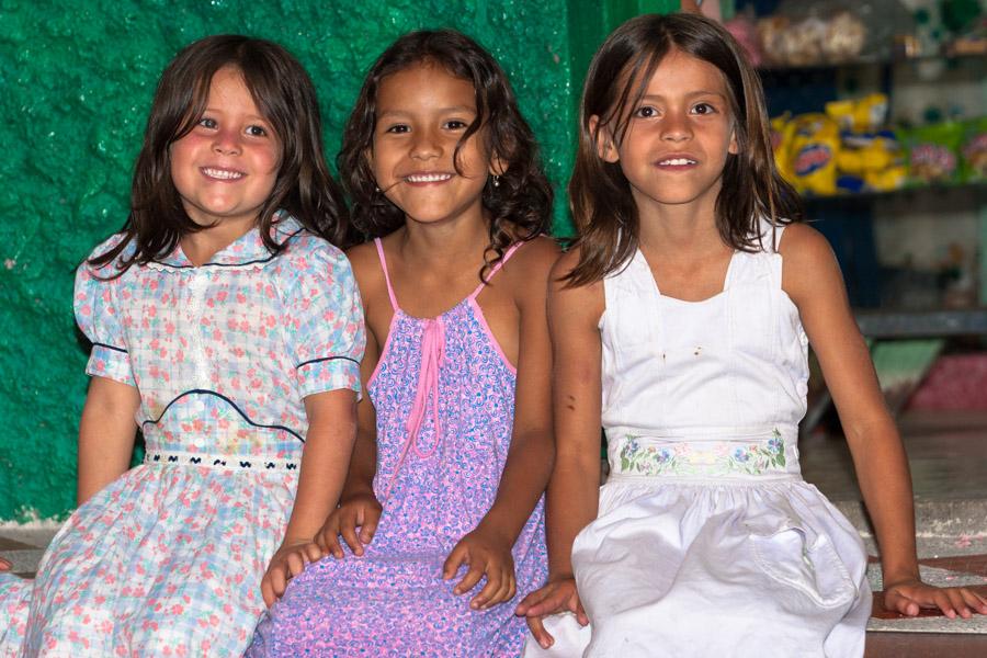 Niñas en Tamesis, Antioquia, Colombia