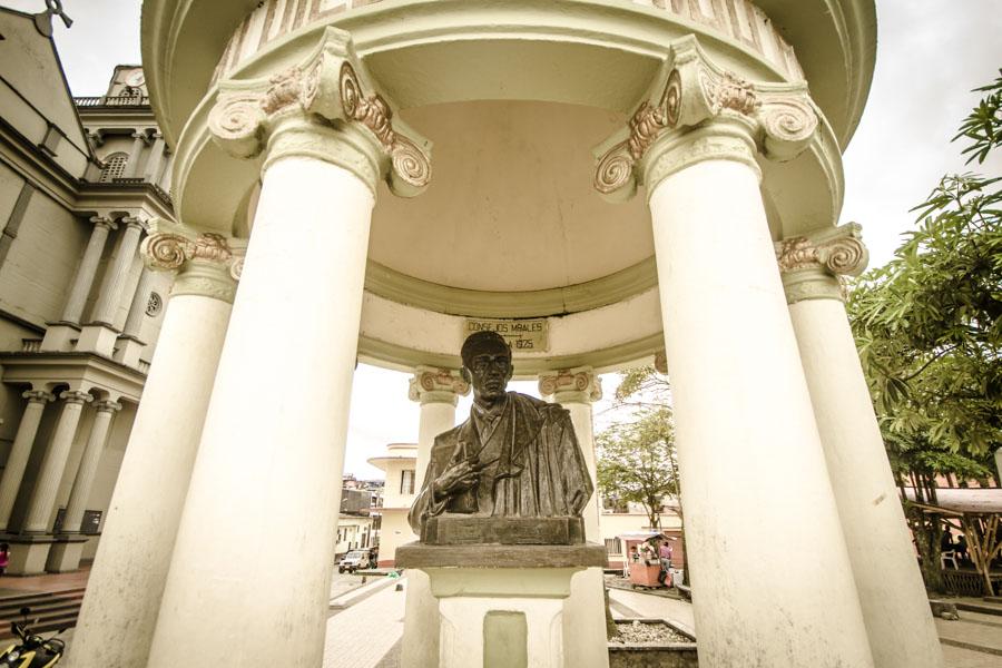 Monumento a Cesar Conto, Quibdo, Choco, Colombia