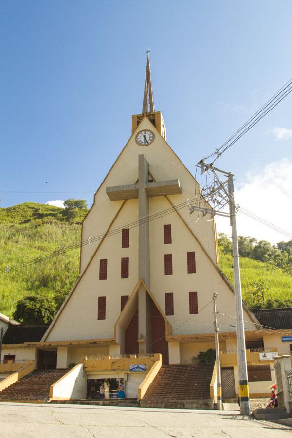 Iglesia de San Juan Bautista Vianney, Cisneros, No...