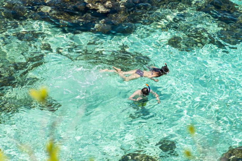 Mujeres Nadando, Cayo Cangrejo, Isla de San Andres...