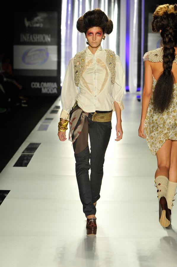 Pasarela Alado- Infashion, Colombiamoda 2011, Mede...