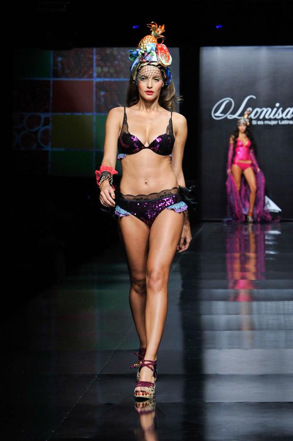 Pasarela Leonisa, Colombiamoda 2011, Medellin, Jul...