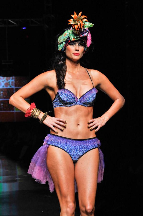 Pasarela Leonisa, Colombiamoda 2011, Medellin, Jul...