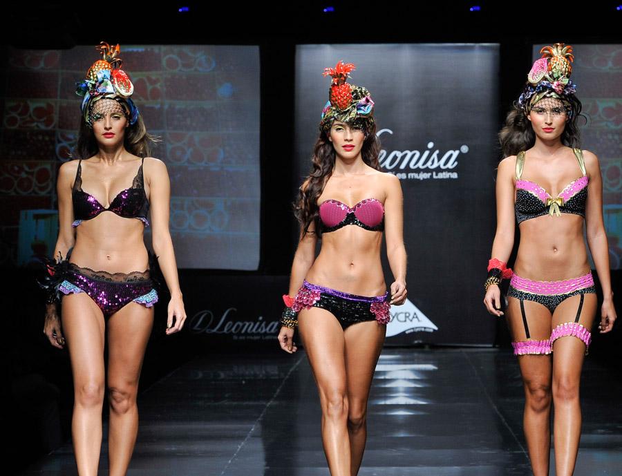 Pasarela Leonisa, Colombiamoda 2011, Medellin, Jul...