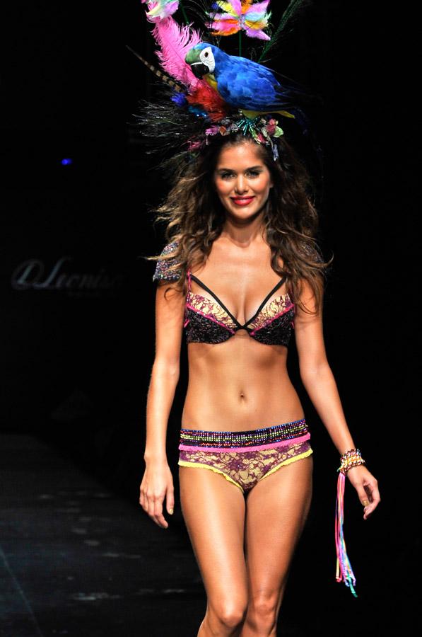 Pasarela Leonisa, Colombiamoda 2011, Medellin, Jul...