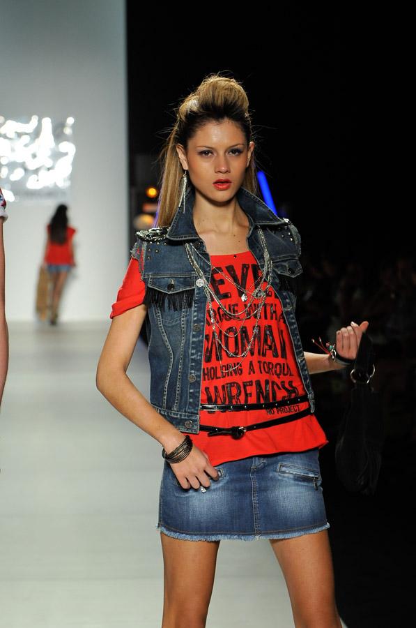 Pasarela No Project, Colombiamoda 2011, Medellin, ...