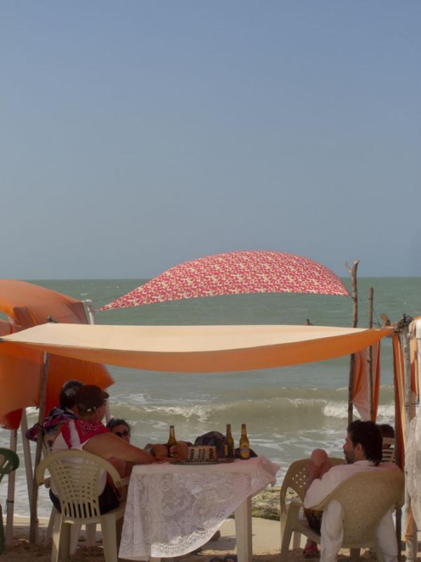 Personas en Playa Blanca, Bahia de Cispata, San An...