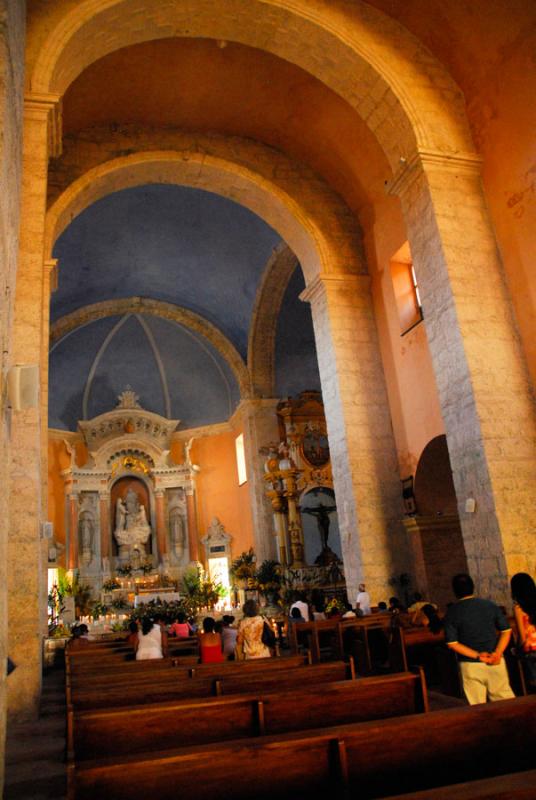 Interior de la Iglesia Santo Domingo, Cartagena, B...