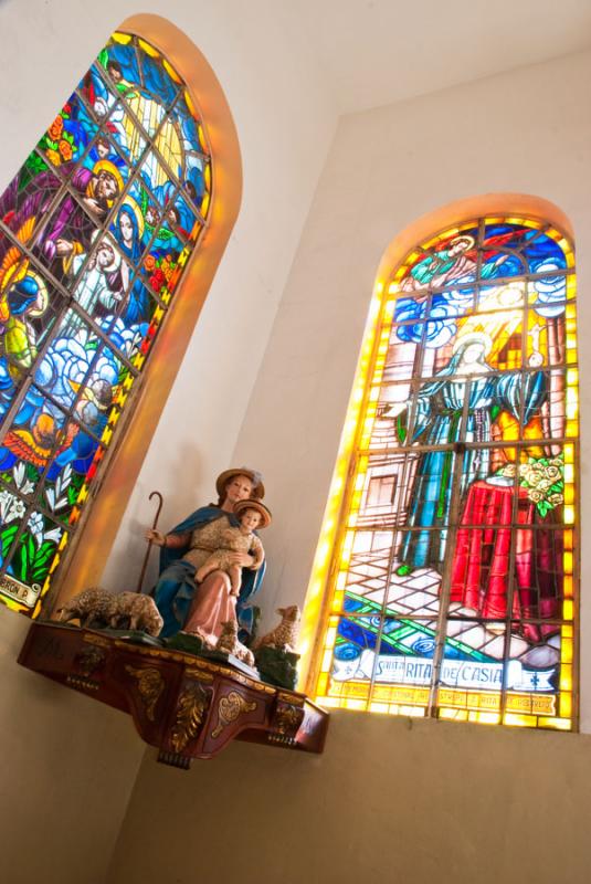 Interior de la Iglesia la Virgen del Carmen, Barra...