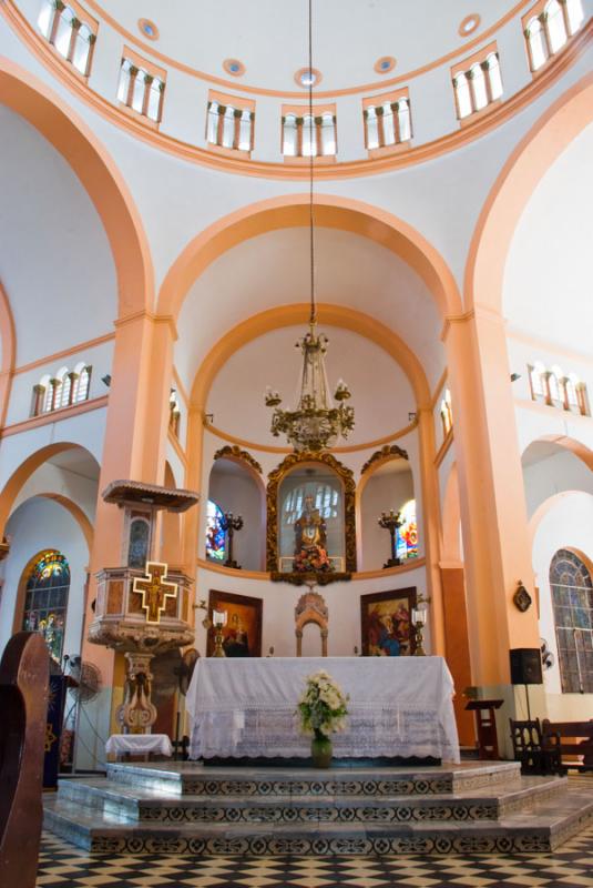 Interior de la Iglesia la Virgen del Carmen, Barra...