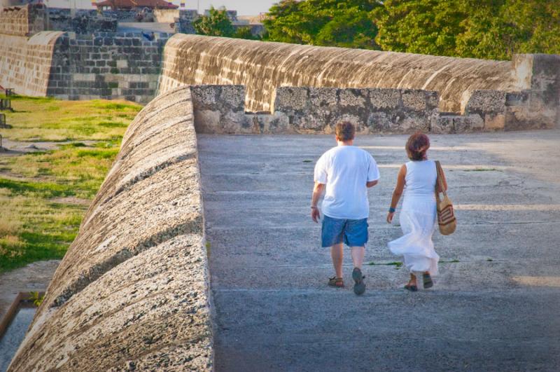 Pareja en la Ciudad Amurallada, Cartagena, Bolivar...