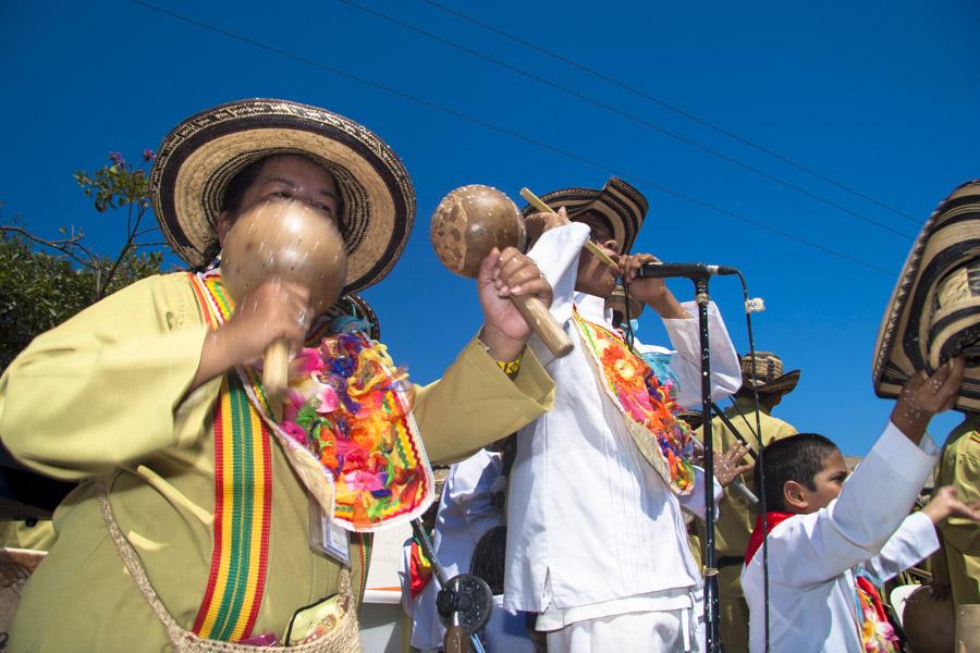 Musicos en una Carroza en la Batalla de Flores, Ca...