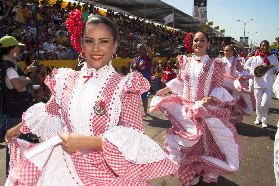 Mujer Bailando Cumbia en el Rumbodromo, Batalla de...