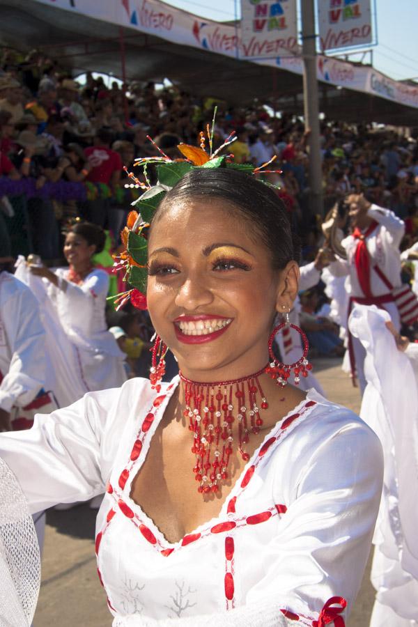 Mujer Bailando Cumbia en el Rumbodromo, Batalla de...