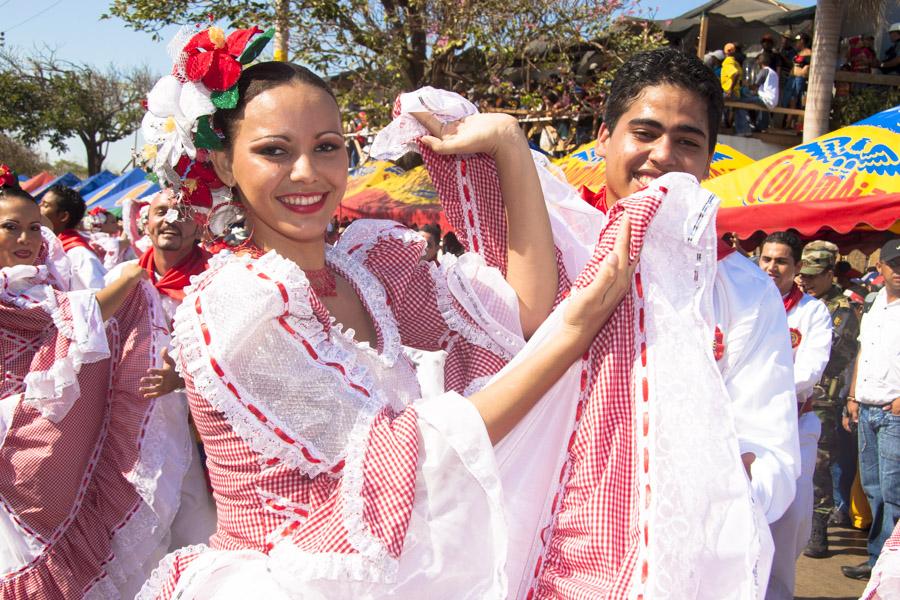 Pareja Bailando Cumbia en la Batalla de Flores, Ca...