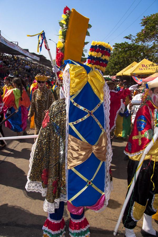 Hombre Disfrazado de Congo Desfilando en la Batall...