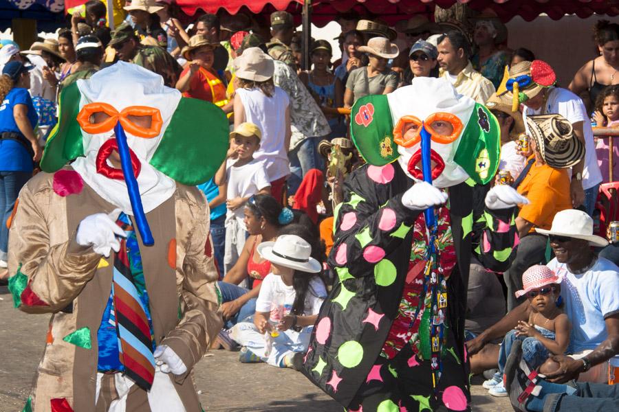 Comparsa de Marimondas en la Batalla de Flores, Ca...