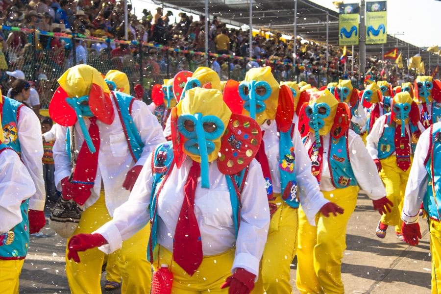 Comparsa de Marimondas en la Batalla de Flores, Ca...