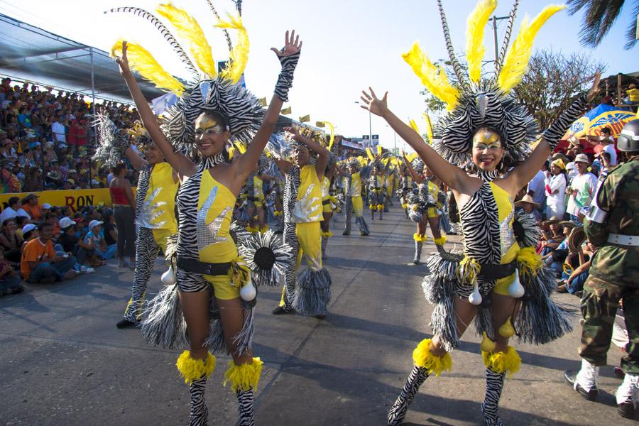 Comparsa Desfilando en la Batalla de Flores, Carna...