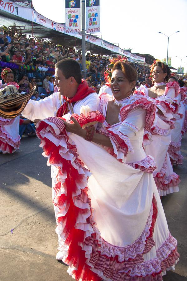 Pareja Bailando Cumbia en el Rumbodromo, Batalla d...