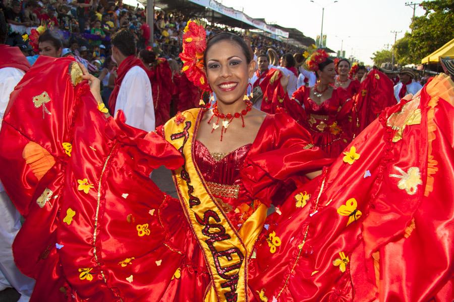 Mujer Bailando Cumbia en la Batalla de Flores, Car...