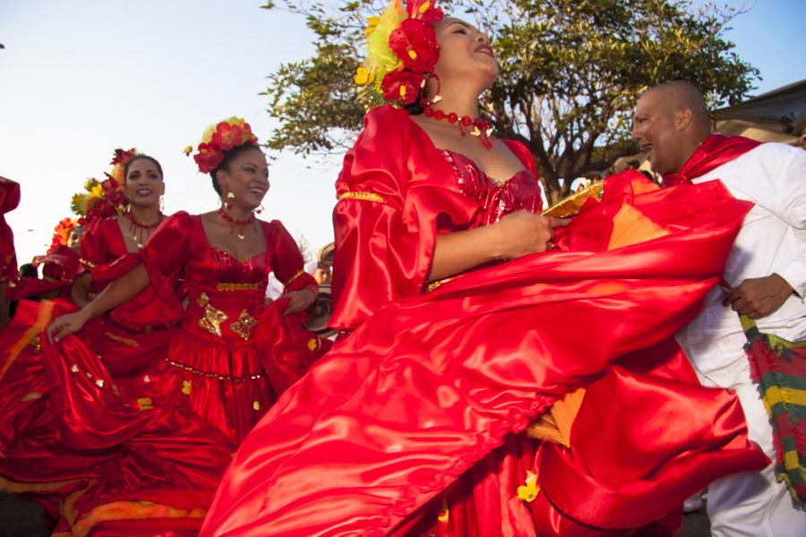 Comparsa Bailando Cumbia en la Batalla de Flores, ...