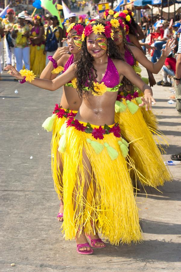 Comparsa Bailando en el Desfile de Fantasia, Carna...