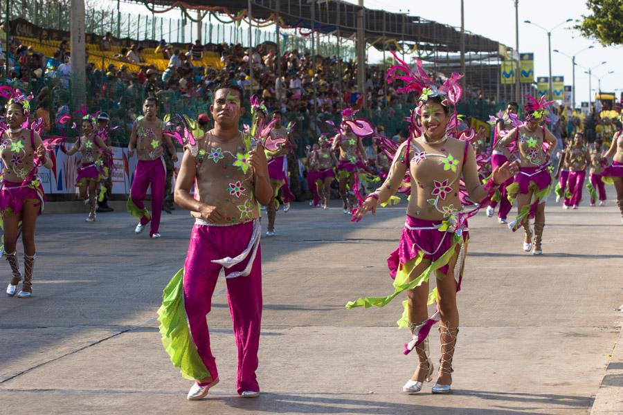 Comparsa Bailando en el Desfile de Fantasia, Carna...