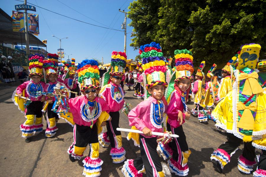 Comparsa de Congos Desfilando en la Gran Parada, C...