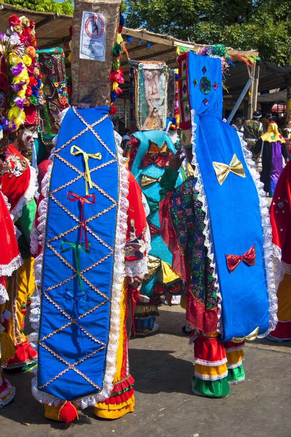 Detalle de un Disfraz de Congo en la Gran Parada, ...