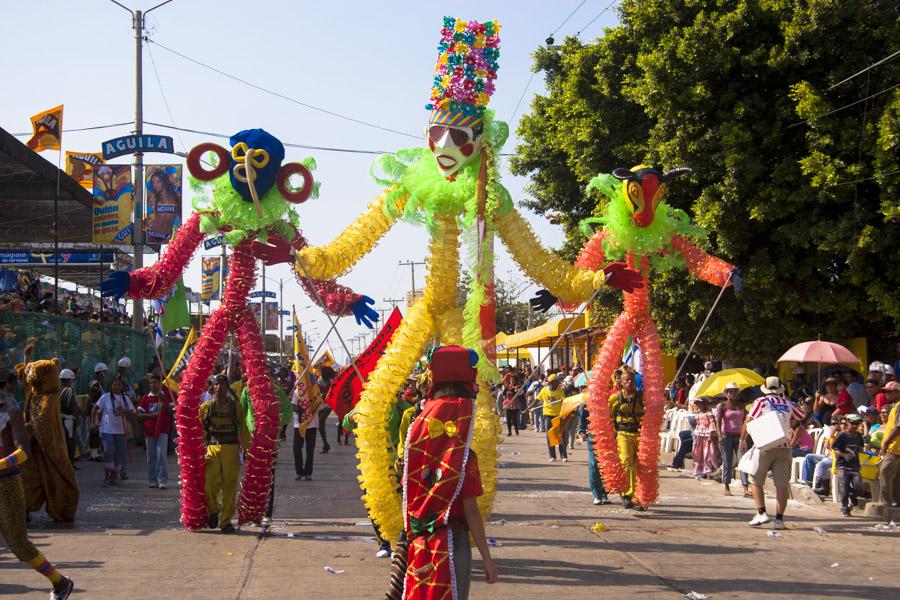 Marionetas en la Gran Parada, Carnaval de Barranqu...