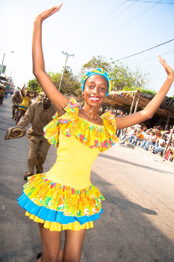 Mujer Bailando en la Gran Parada, Carnaval de Barr...