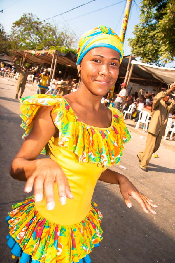 Mujer Bailando en la Gran Parada, Carnaval de Barr...