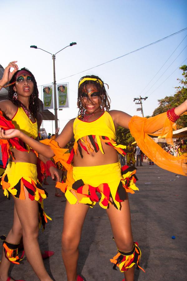 Mujeres Disfrazadas en la Gran Parada, Carnaval de...