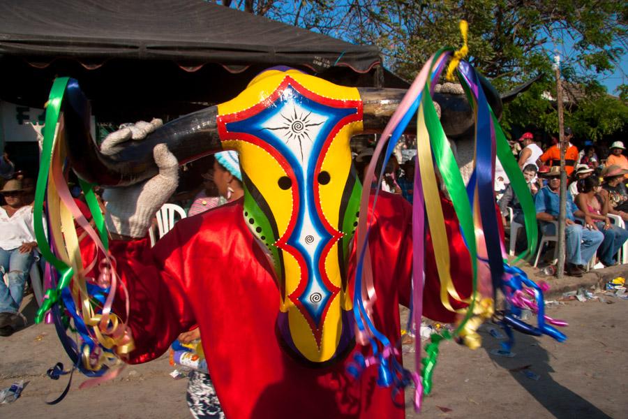 Disfraz de Torito en la Gran Parada, Carnaval de B...