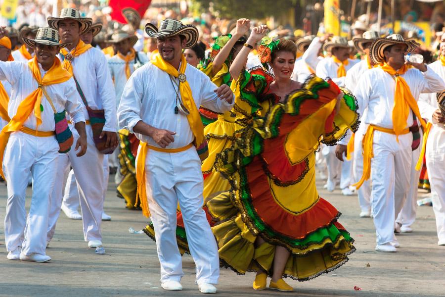 Comparsa Bailando Cumbia en la Gran Parada, Carnav...