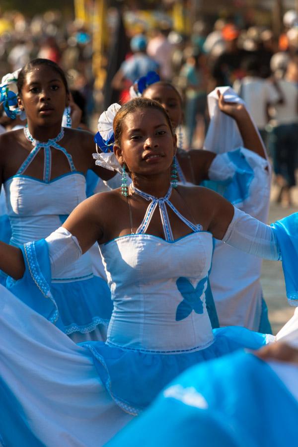 Mujer Bailando en la Gran Parada, Carnaval de Barr...