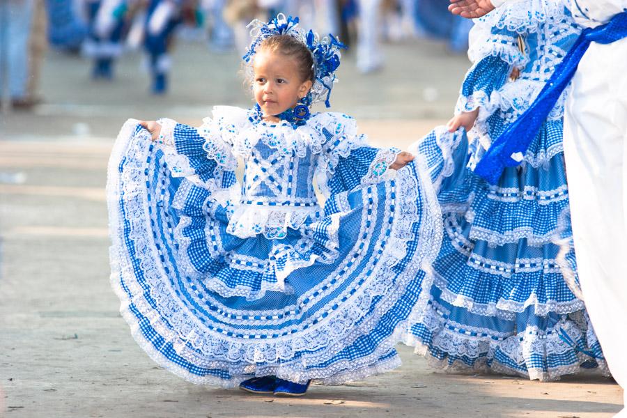 Niña Vestida de Cumbiambera en la Gran Parada, Ca...