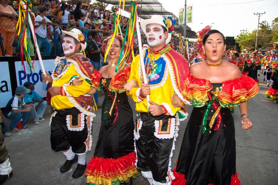 Comparsa Bailando el Garabato en la Gran Parada, C...