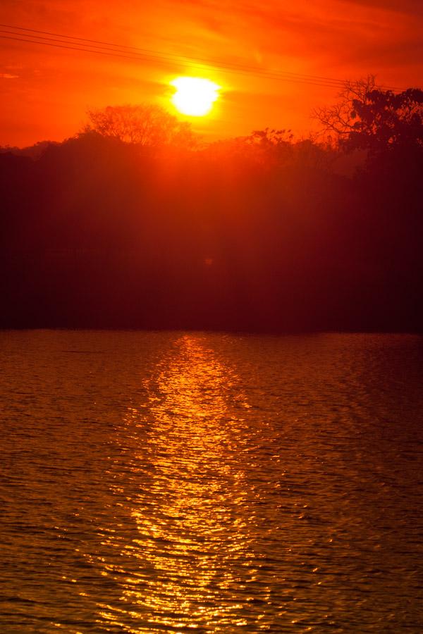 Atardecer en el Rio Sinu, Monteria, Cordoba, Colom...