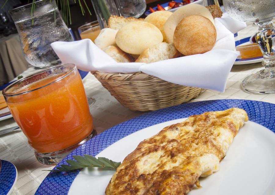 Desayuno con omelet