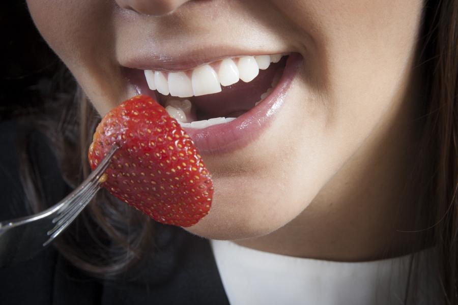 Mujer Comiendo