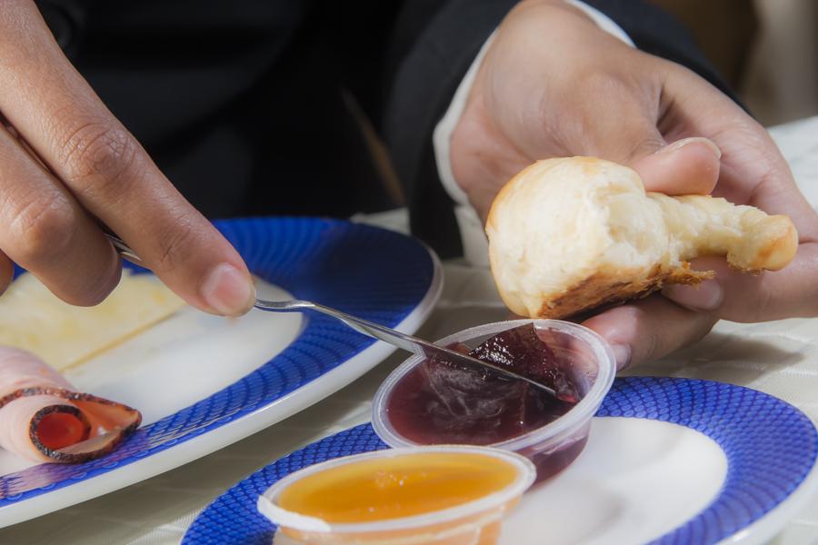 Mujer Comiendo