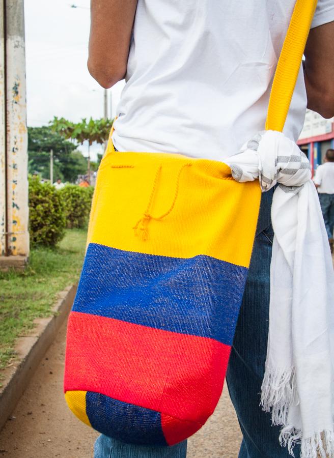 Joven con Mochila de Espaldas