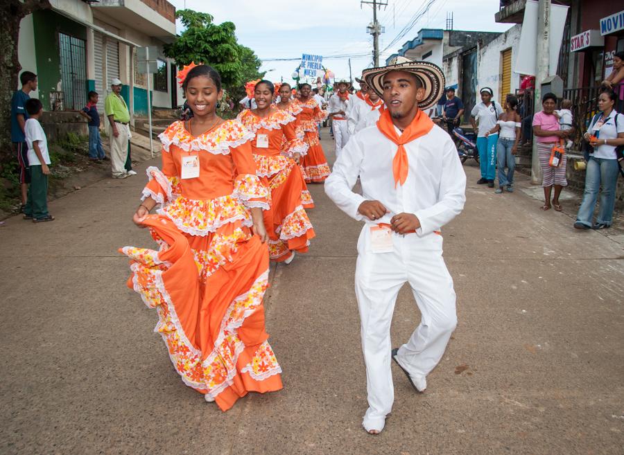 Retrato de Jovenes Bailando