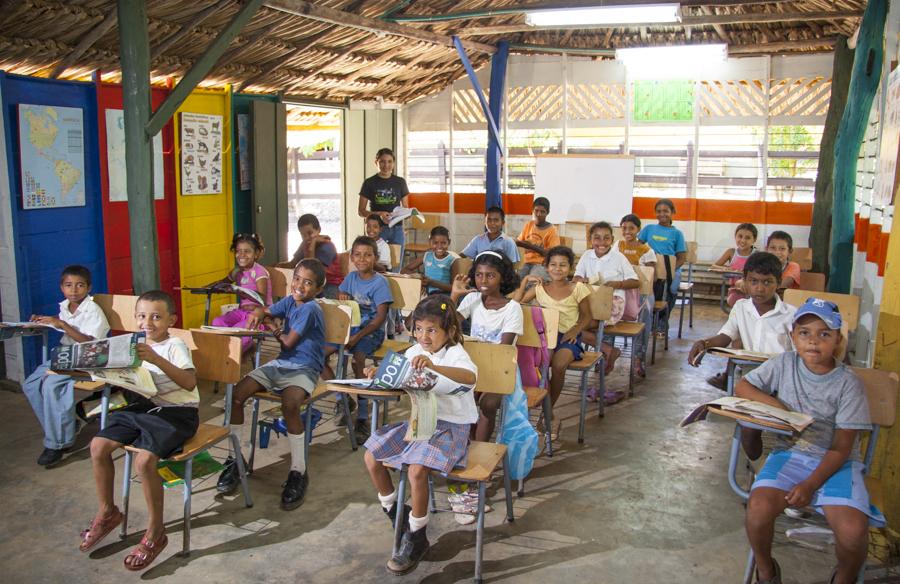 Niños en un Salon de Clases