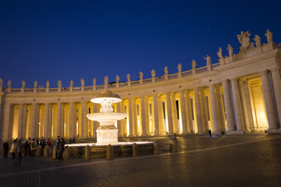 Plaza de San Pedro; Ciudad del Vaticano, Roma, Lac...