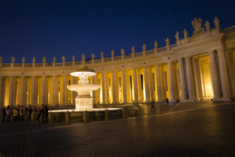 Plaza de San Pedro; Ciudad del Vaticano, Roma, Lac...