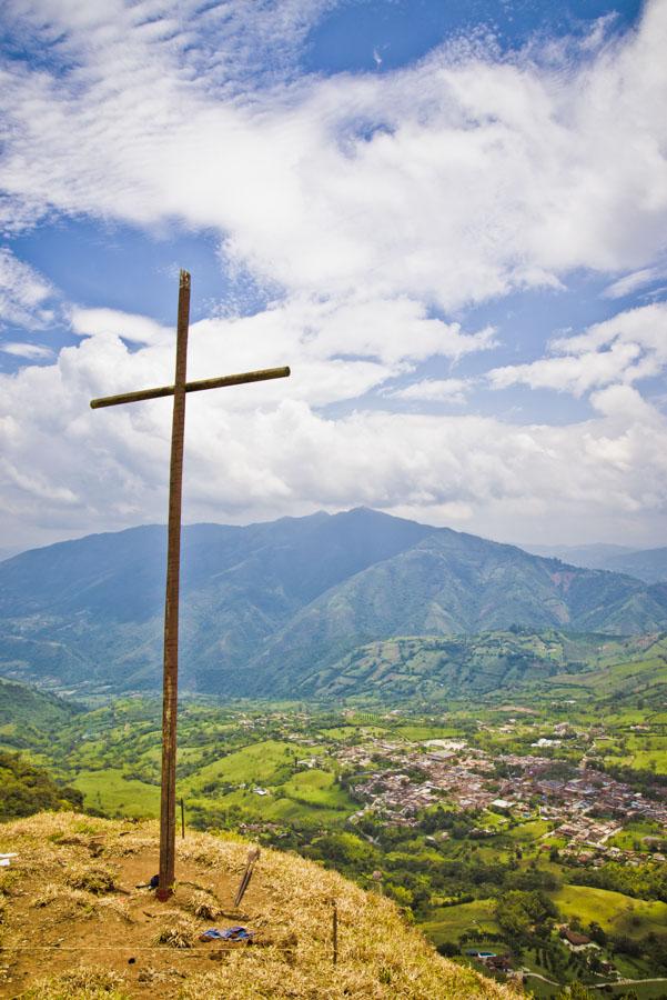 Paisaje y Cruz Venecia, Antioquia, Colombia