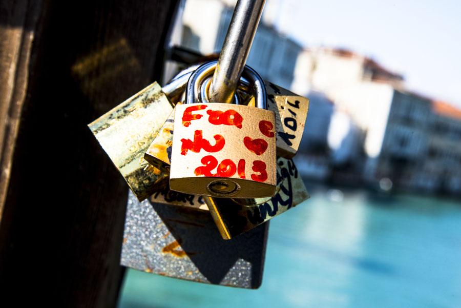 Candados del Amor, Puente Rialto, Venecia, Italia